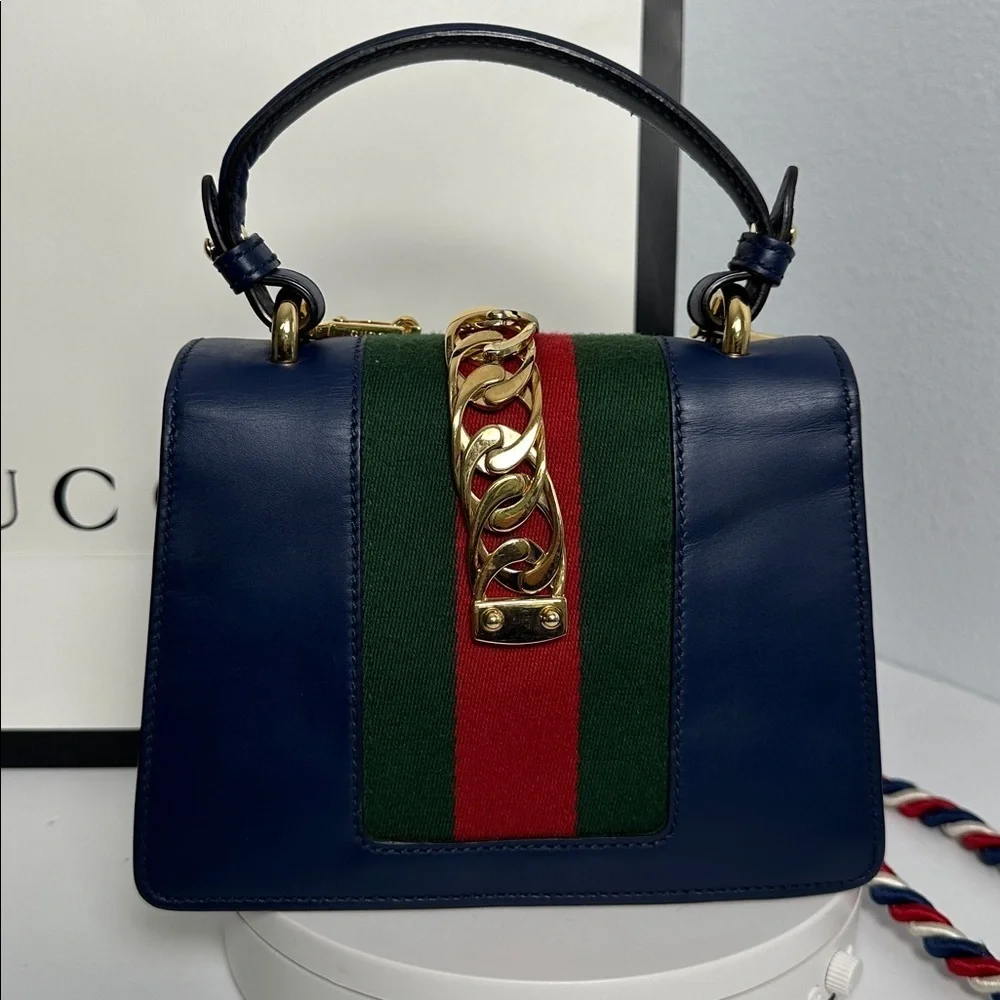 💯Authentic Gucci Navy Blue Sylvie Mini Top Handle Bag in leather 🍀 - Picture 7 of 17
